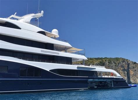 yacht del proprietario di louis vuitton|Il super yacht del miliardario Arnault “respinto” a Napoli: troppo .